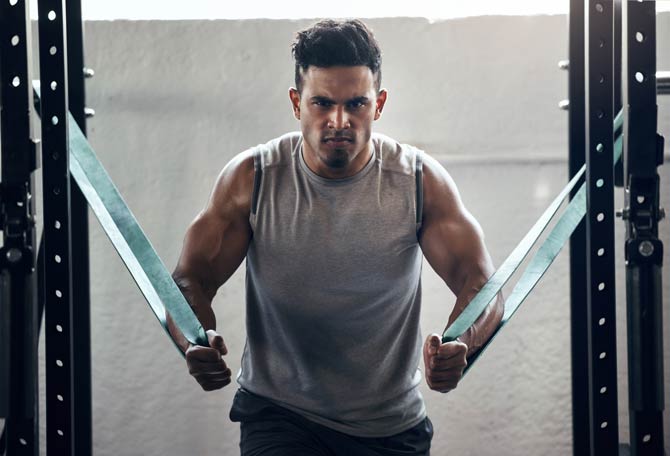 Arme, Brust und Schultern mit Fitnessband